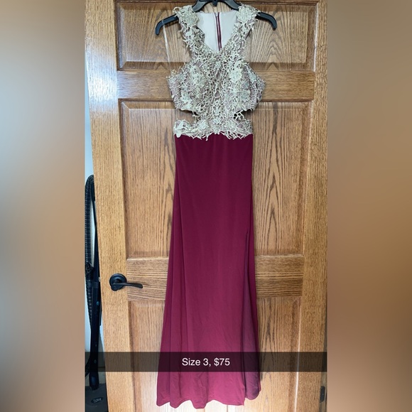 Formal/Prom Dress - Picture 1 of 3